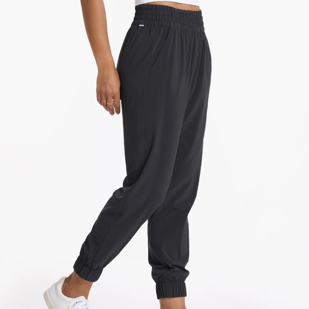 Vuori The Villa Jogger | Black | Size Large